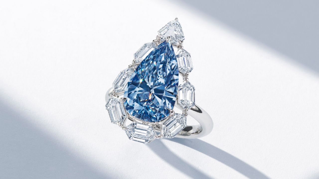 <p></noscript>4.83-carat, blue diamond ring is top seller, bringing in $8.8 million.</p>